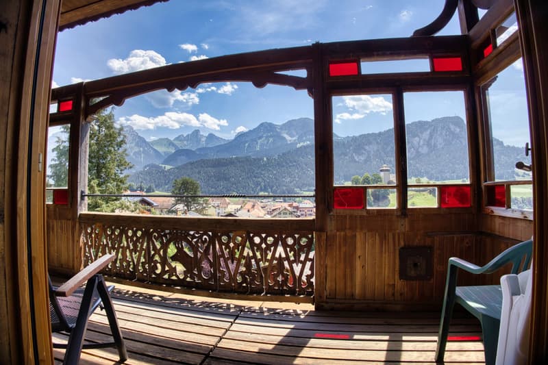 Große Familienwohnung mit atemberaubendem Blick im Zentrum von Château-d'Oex (1)