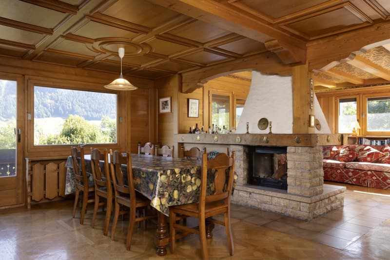 A family chalet comprising two flats, in need of renovation, in the heart of Château-d'Oex (5)