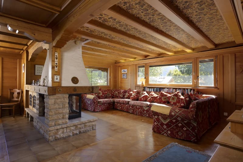 A family chalet comprising two flats, in need of renovation, in the heart of Château-d'Oex (3)