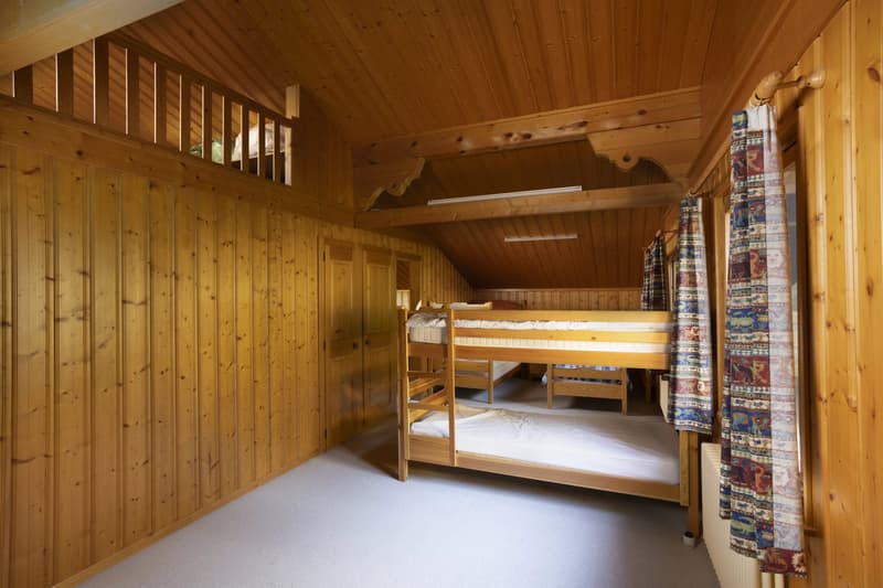 A family chalet comprising two flats, in need of renovation, in the heart of Château-d'Oex (9)