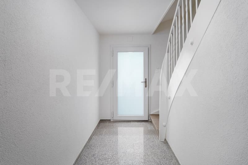 Investing in a prime location: Multi-family house in Turgi (7)
