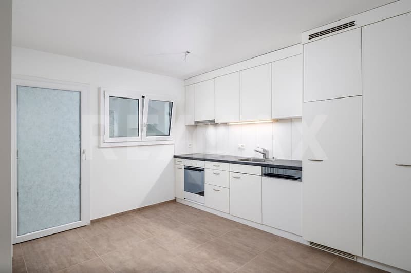 Investing in a prime location: Multi-family house in Turgi (8)