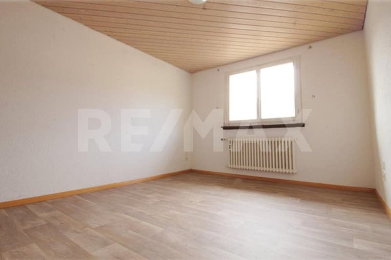 Charmante 3.5-Zimmer-Dachwohnung für Investoren, Paare oder Singles in Rekingen (6)
