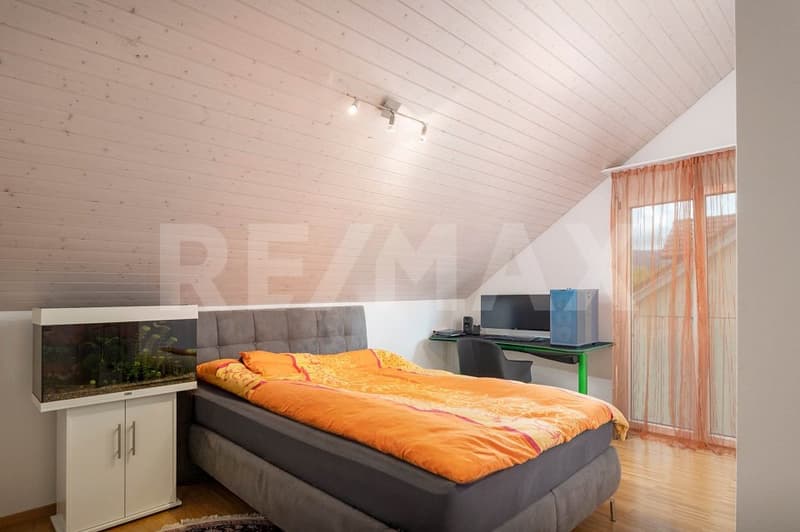 Traumhafte 5.5-Zimmer-Wohnung in Würenlos  mit grosszügiger Galerie. (6)