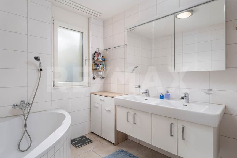 Traumhafte 5.5-Zimmer-Wohnung in Würenlos  mit grosszügiger Galerie. (8)
