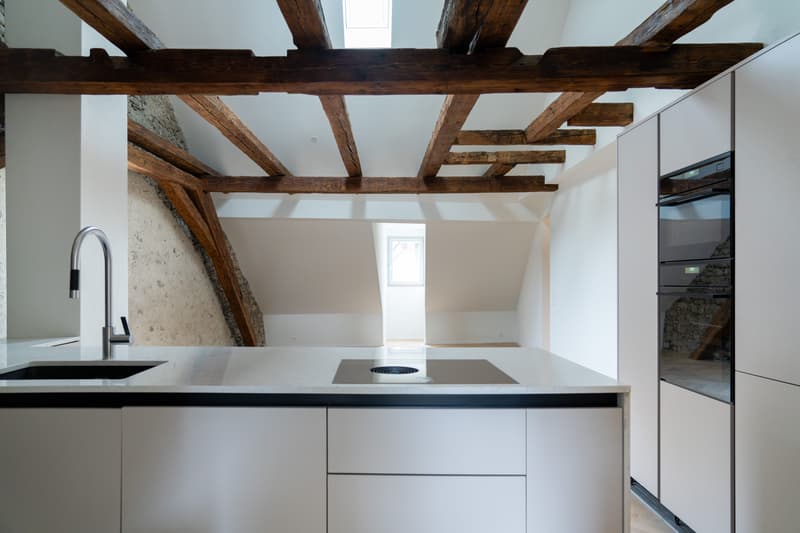 Charming, extensively renovated 4.5-room attic maisonette apartment (4)