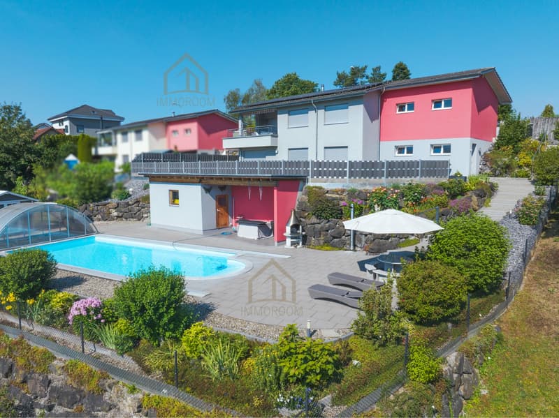 Ein Zuhause mit viel Freiraum, Privatsphäre und traumhafter Aussicht (3)