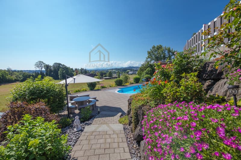 Ein Zuhause mit viel Freiraum, Privatsphäre und traumhafter Aussicht (1)