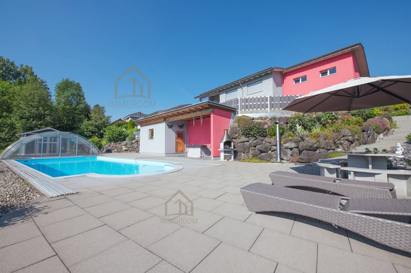 Ein Zuhause mit viel Freiraum, Privatsphäre und traumhafter Aussicht (2)