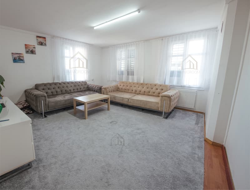 Kleines Mehrfamilienhaus mit Wohnen und Gewerbe (7)