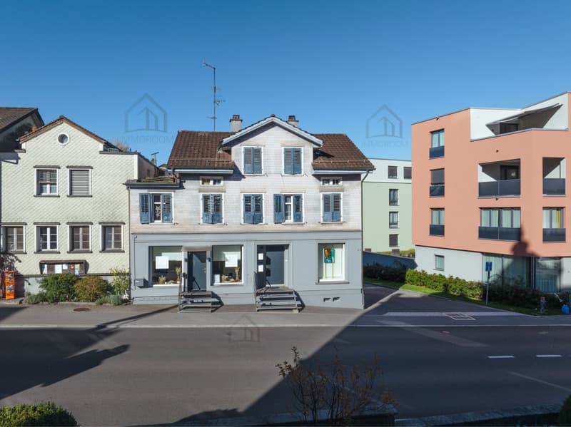 Kleines Mehrfamilienhaus mit Wohnen und Gewerbe (1)