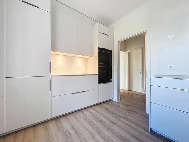 Guaranteed to impress – renovated villa with terrace and lake view! (4)