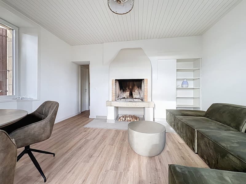 Guaranteed to impress – renovated villa with terrace and lake view! (5)