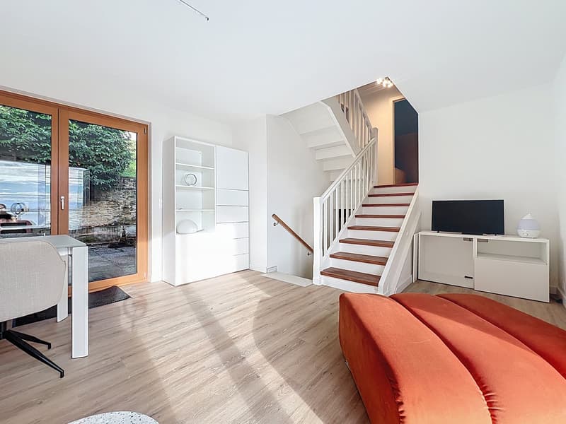 Guaranteed to impress – renovated villa with terrace and lake view! (7)