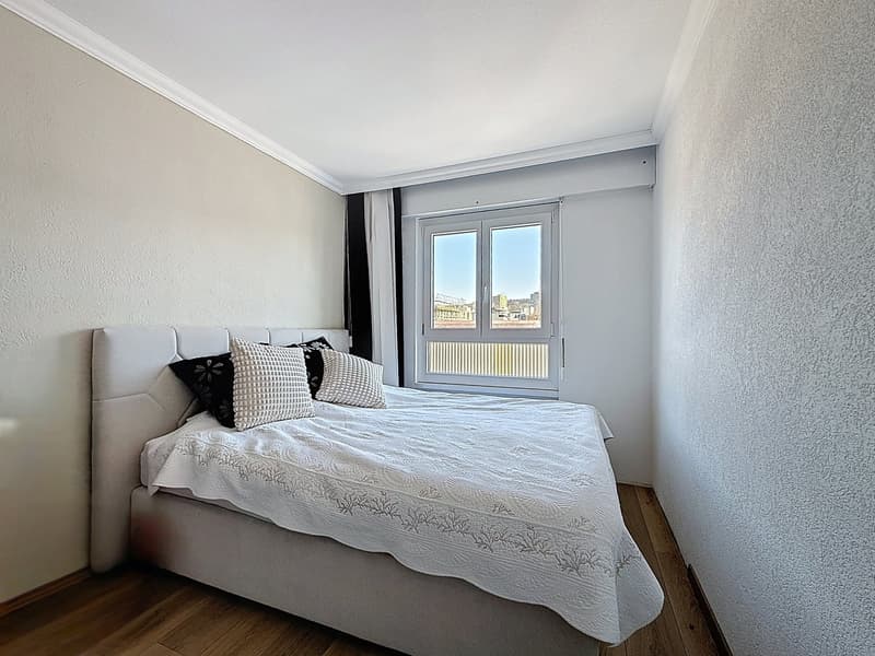 Spacious 5.5-room contemporary apartment with bright veranda (8)