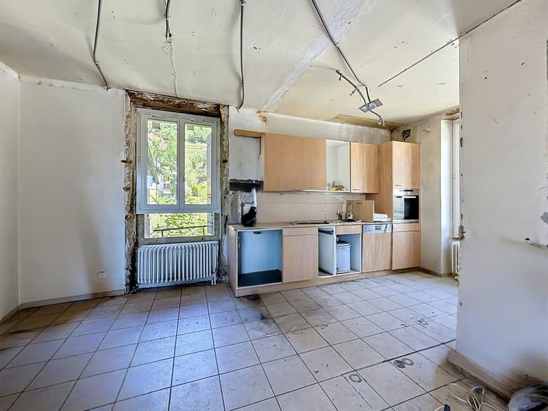Villa to renovate with enormous potential in Cressier (6)