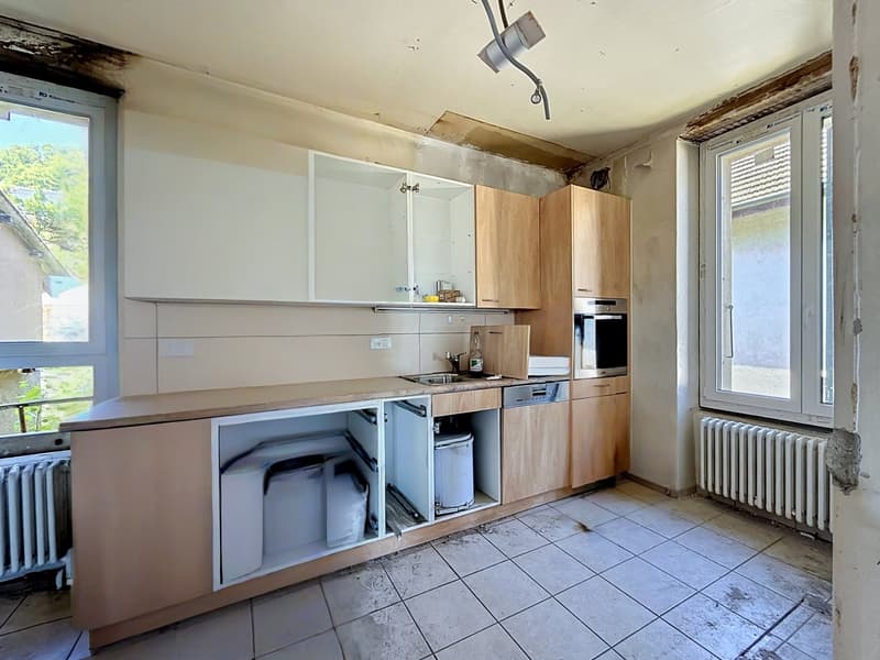 Villa to renovate with enormous potential in Cressier (5)