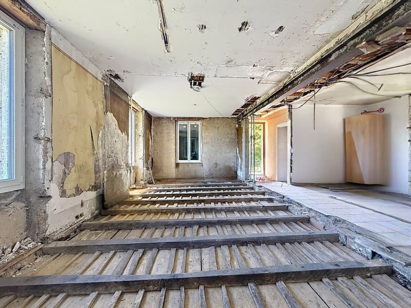 Villa to renovate with enormous potential in Cressier (4)