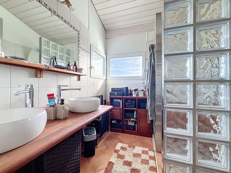 Villa con vista libera, ampi spazi e ambiente tranquillo – Vaumarcus (12)