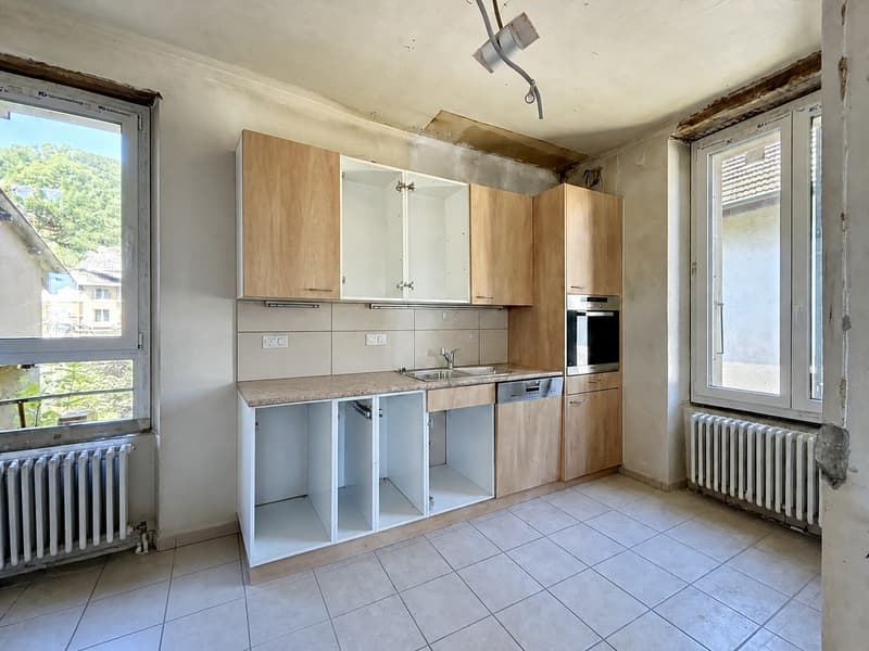 Villa de caractère à Cressier – rénovée à neuf selon vos goûts, travaux pilotés par nos soins (4)