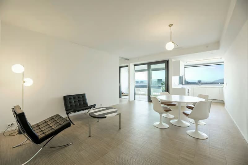 Moderne 2.5-Zimmer-Wohnung mit Balkon im pulsierenden Zürich West (3)
