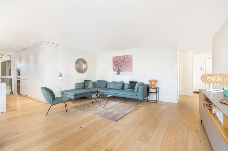 Helle 3.5-Zimmer-Wohnung mit Balkon und Garage in Zürich-Hottingen (2)