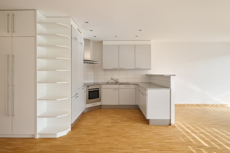 Helle 2.5-Zimmer-Wohnung mit Balkon und Garage in Basel (10)