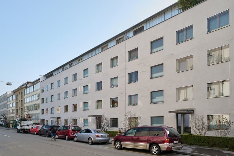 Helle 2.5-Zimmer-Wohnung mit Balkon und Garage in Basel (7)