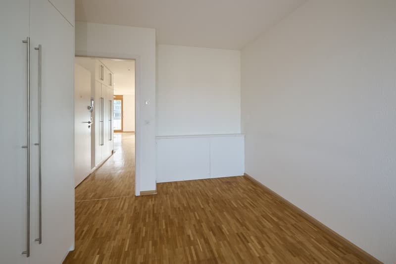 Helle 2.5-Zimmer-Wohnung mit Balkon und Garage in Basel (6)