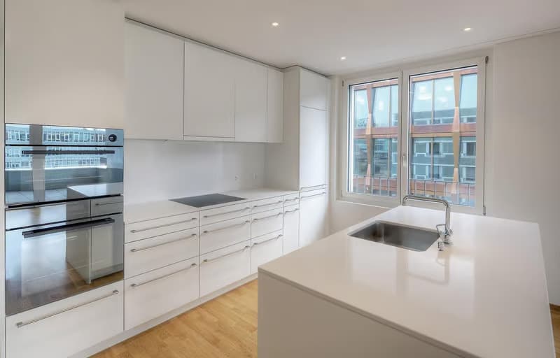 Helle 4.5-Zimmer-Wohnung mit Balkon und Garage in Aarau – ab sofort verfügbar (3)