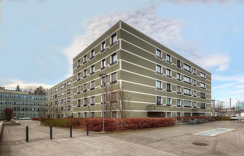 Helle 4.5-Zimmer-Wohnung mit Balkon und Garage in Aarau – ab sofort verfügbar (4)