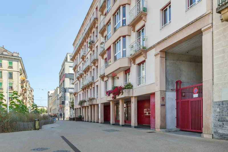 Appartement 4 pièces lumineux avec balcon à Genève – Disponible immédiatement (5)