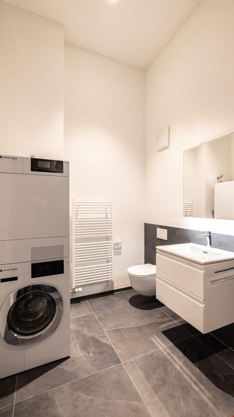 3,5-Zimmer EG-Wohnung mit extrahohen Räumen und privater Hof-Loggia (2)