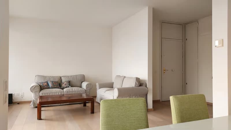 Helle 4.5-Zimmer-Wohnung mit Balkon und Garage in Lugano – sofort verfügbar! (1)