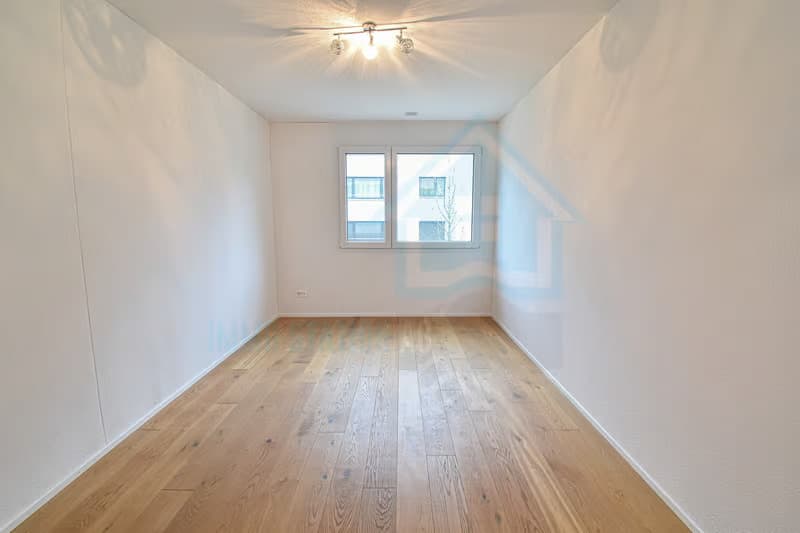 Helle 4.5-Zimmer-Wohnung mit Balkon und Garage in Zofingen (12)