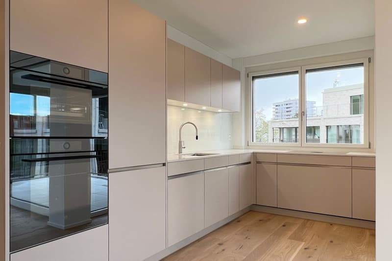 Helle 4.5-Zimmer-Wohnung mit Balkon in Binningen – ab sofort verfügbar! (6)