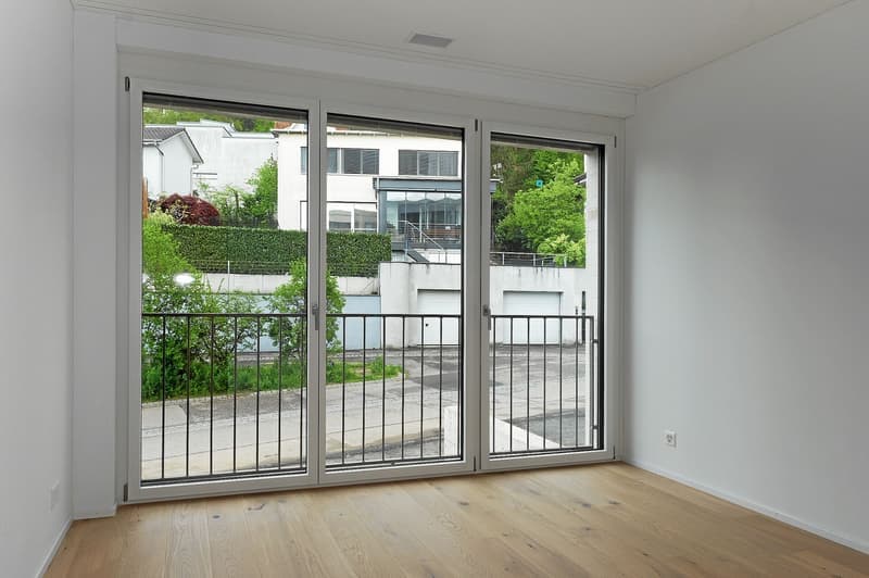 Helle 4.5-Zimmer-Wohnung mit Balkon in Binningen – ab sofort verfügbar! (2)