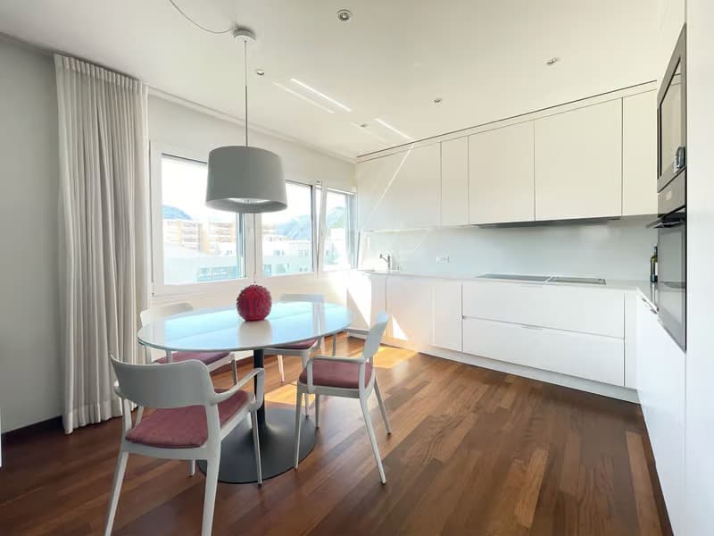 Charmante 4.5-Zimmer-Wohnung mit Balkon und herrlicher Aussicht in Locarno (7)