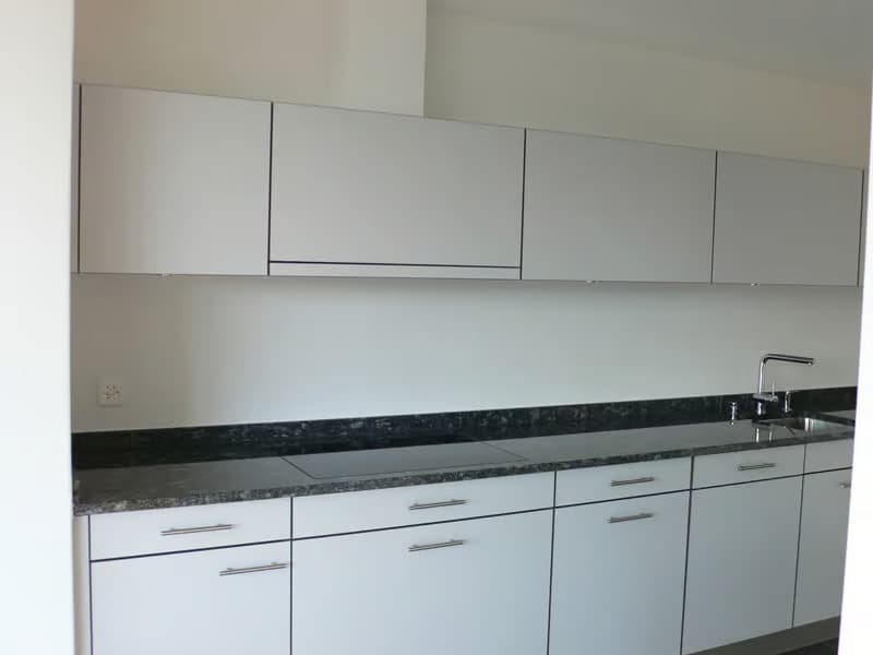 Helle 5-Zimmer-Wohnung mit Balkon in Dübendorf – ab sofort verfügbar (4)