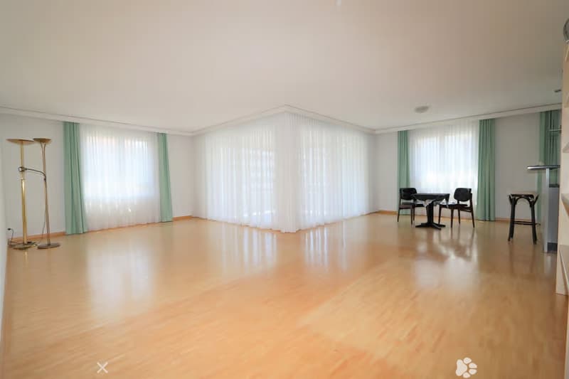 Geräumige 4.5-Zimmer-Wohnung mit Balkon in Biel – sofort verfügbar! (2)