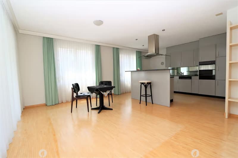 Geräumige 4.5-Zimmer-Wohnung mit Balkon in Biel – sofort verfügbar! (5)