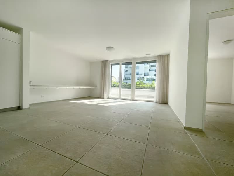 Bright 2.5-Room Apartment with Balcony in Münchenstein – Available Immediately (5)
