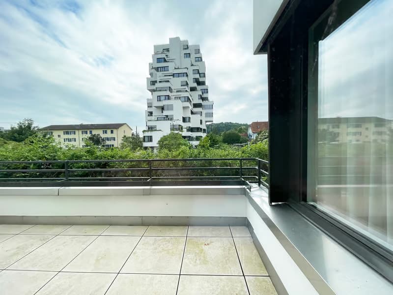 Bright 2.5-Room Apartment with Balcony in Münchenstein – Available Immediately (3)