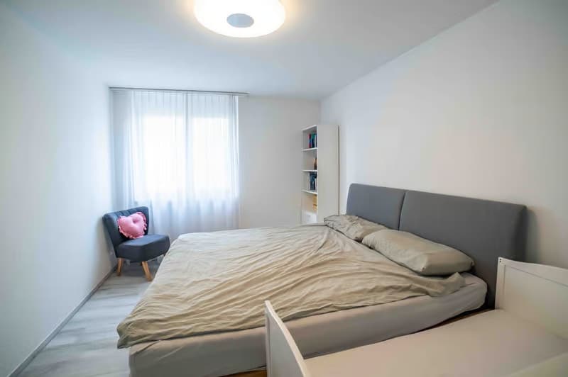 Helle 4.5-Zimmer-Wohnung mit Balkon und Garage in Bülach (6)