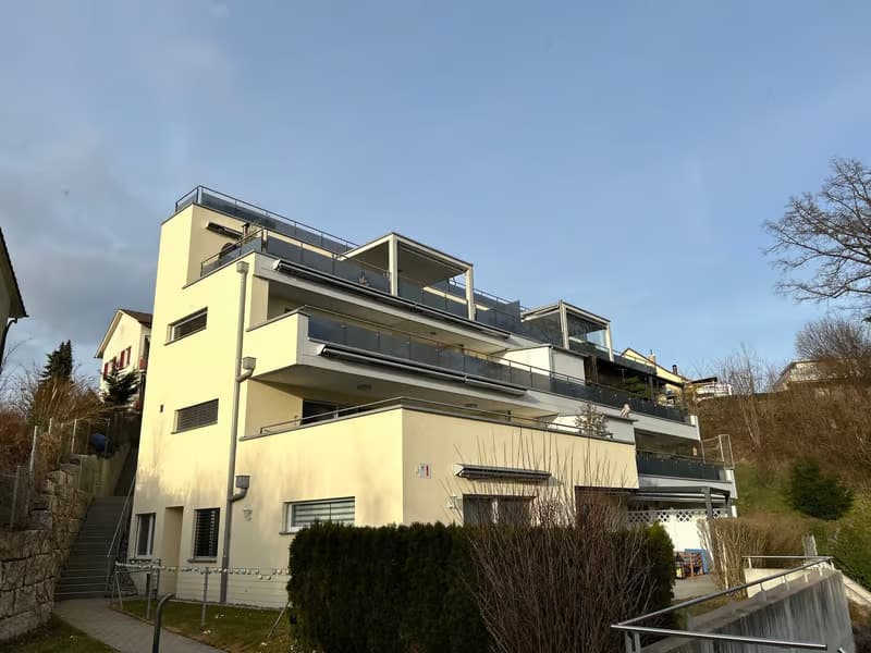 Helle 4.5-Zimmer-Wohnung mit Balkon und Garage in Bülach (12)
