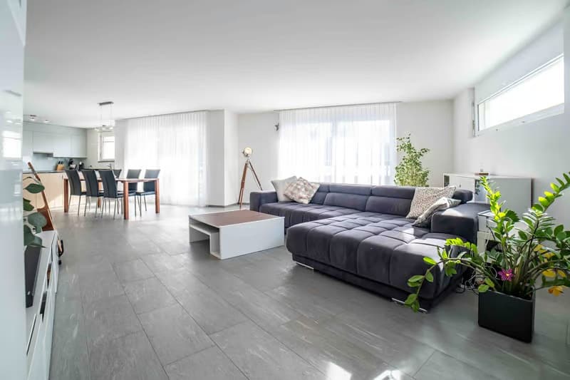Helle 4.5-Zimmer-Wohnung mit Balkon und Garage in Bülach (5)