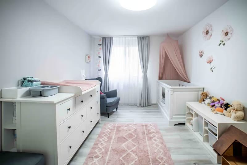 Helle 4.5-Zimmer-Wohnung mit Balkon und Garage in Bülach (15)