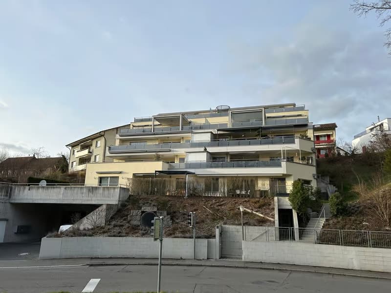 Helle 4.5-Zimmer-Wohnung mit Balkon und Garage in Bülach (14)