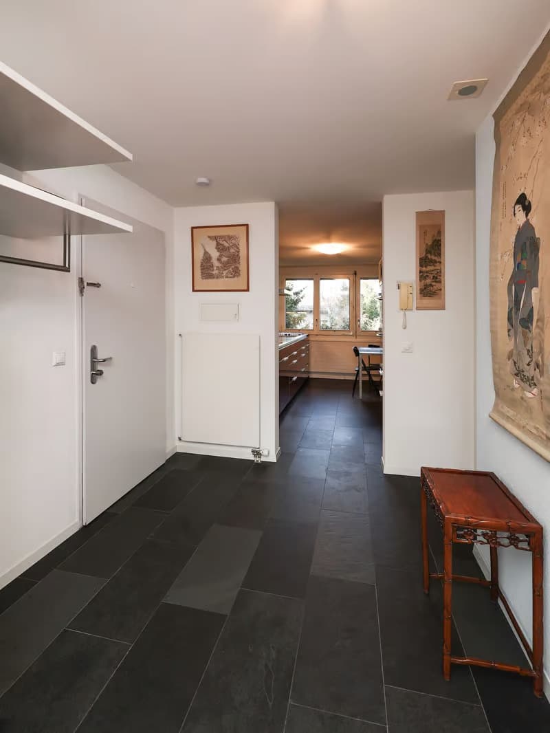 Moderne 3.5-Zimmer-Wohnung mit Balkon und Kamin an zentraler Lage in Bern (3)