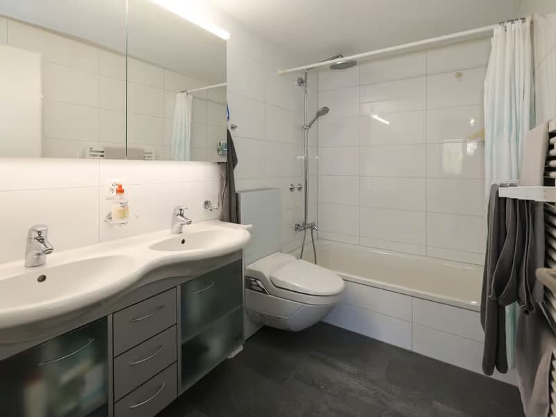 Moderne 3.5-Zimmer-Wohnung mit Balkon und Kamin an zentraler Lage in Bern (7)